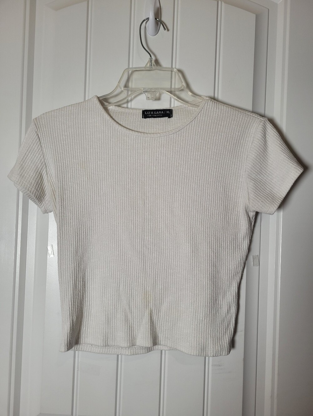 Liz & Sara White Ribbed Crewneck Short Sleeve Crop Top. Size XL